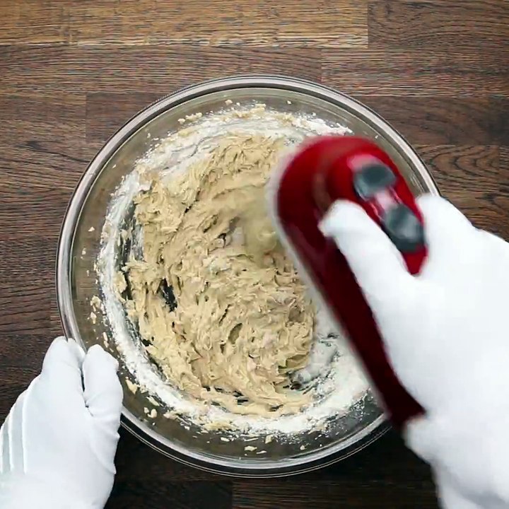 Caramel Pretzel Chocolate Chip Cookies