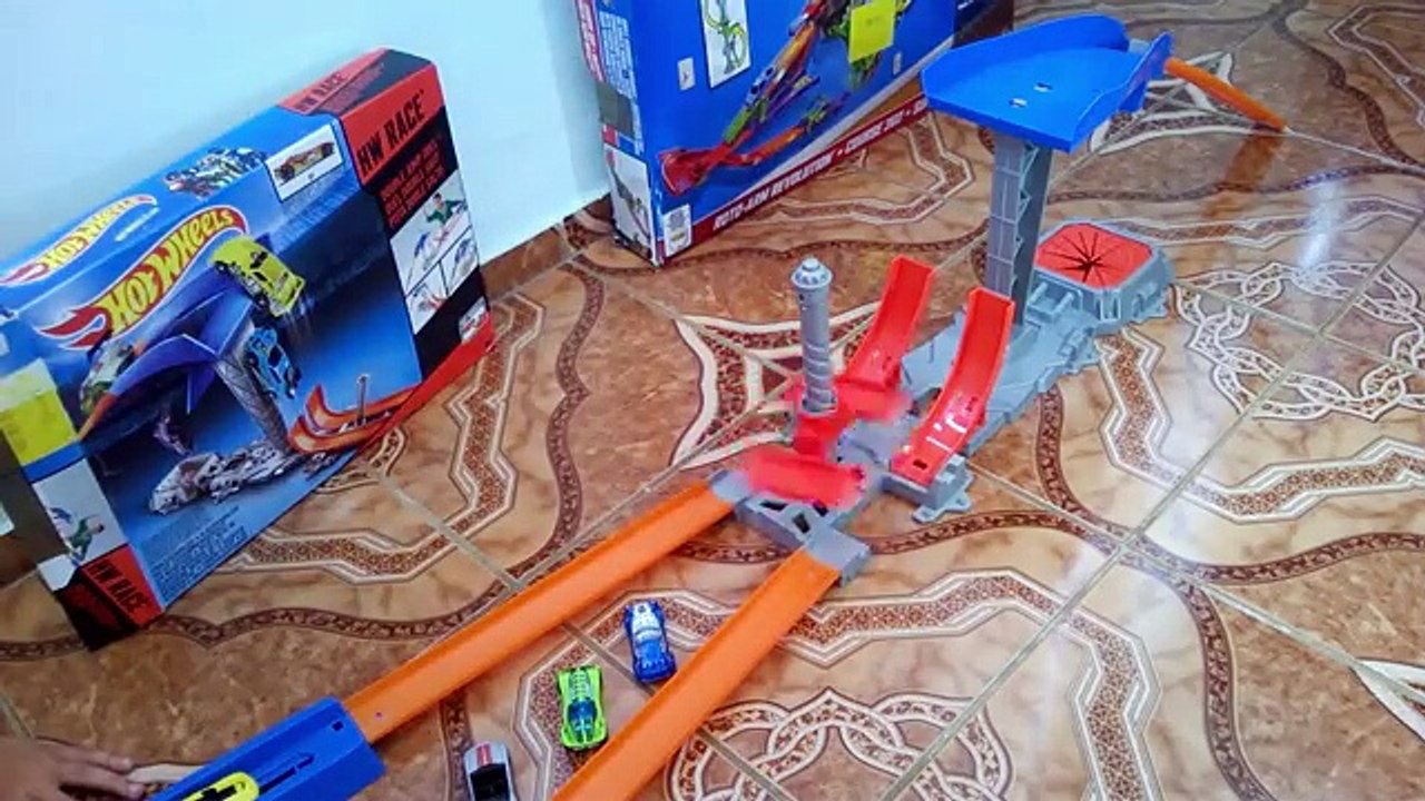Hot Wheels Double Jump Duel Track Set Play Time