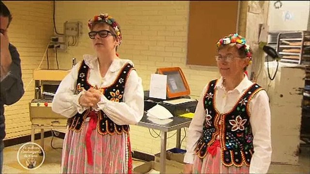 Le jury de La meilleure boulangerie de France très étonné par un pain en forme... de pénis ! Regardez