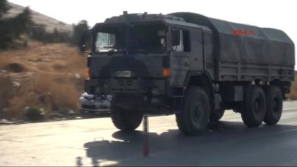 Hatay Sınıra Askeri Araç Takviyesi Sürüyor