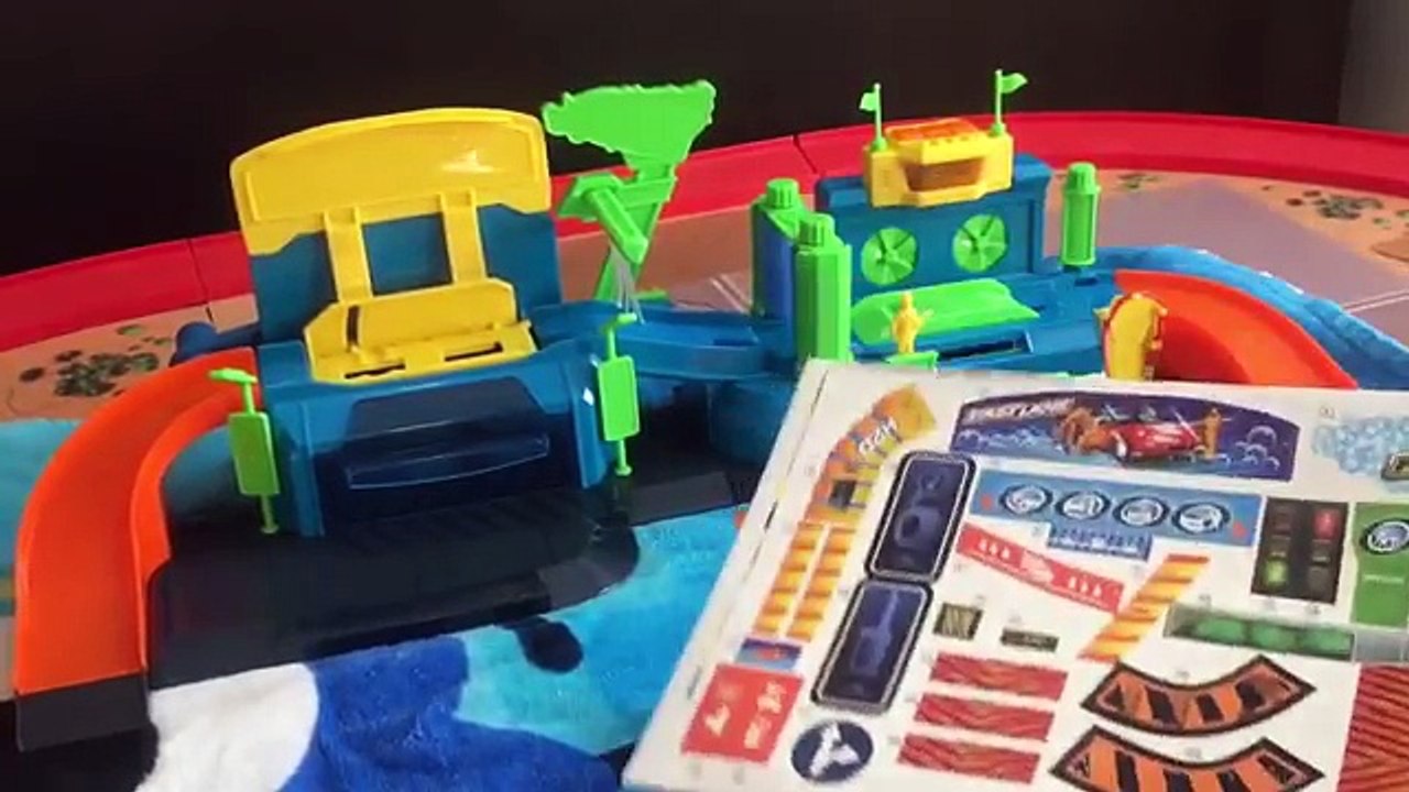 Car Toys for Kids - Fast Lane Color Change Car Wash Playset - Hot Wheels Color Changer Color Shifter