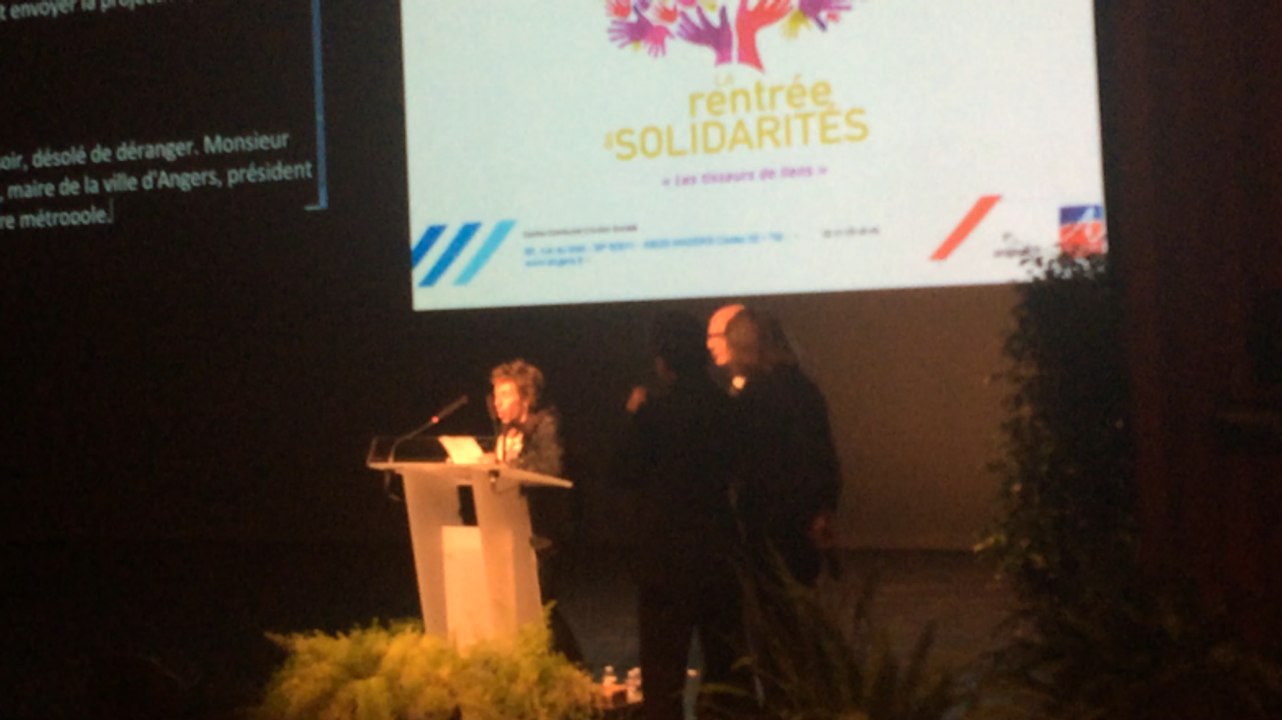 Expulsions : des militants interpellent le maire à la Rentrée des solidarités