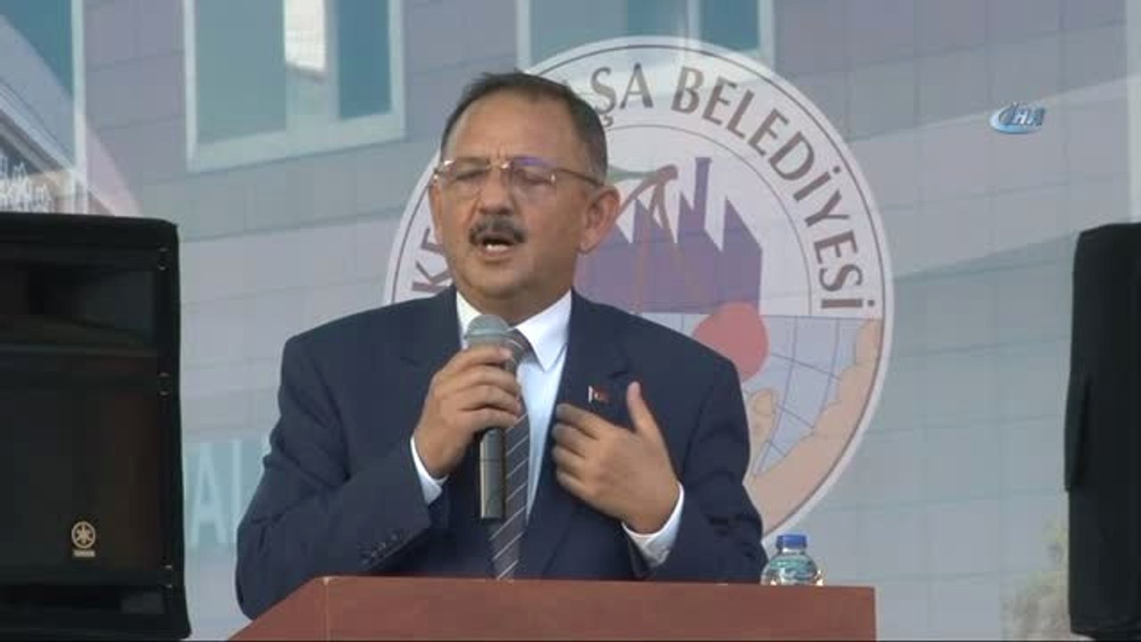 Bakan Özhaseki'nden İzmir'e 'Acemilerin Elindeki Kumaş' Benzetmesi