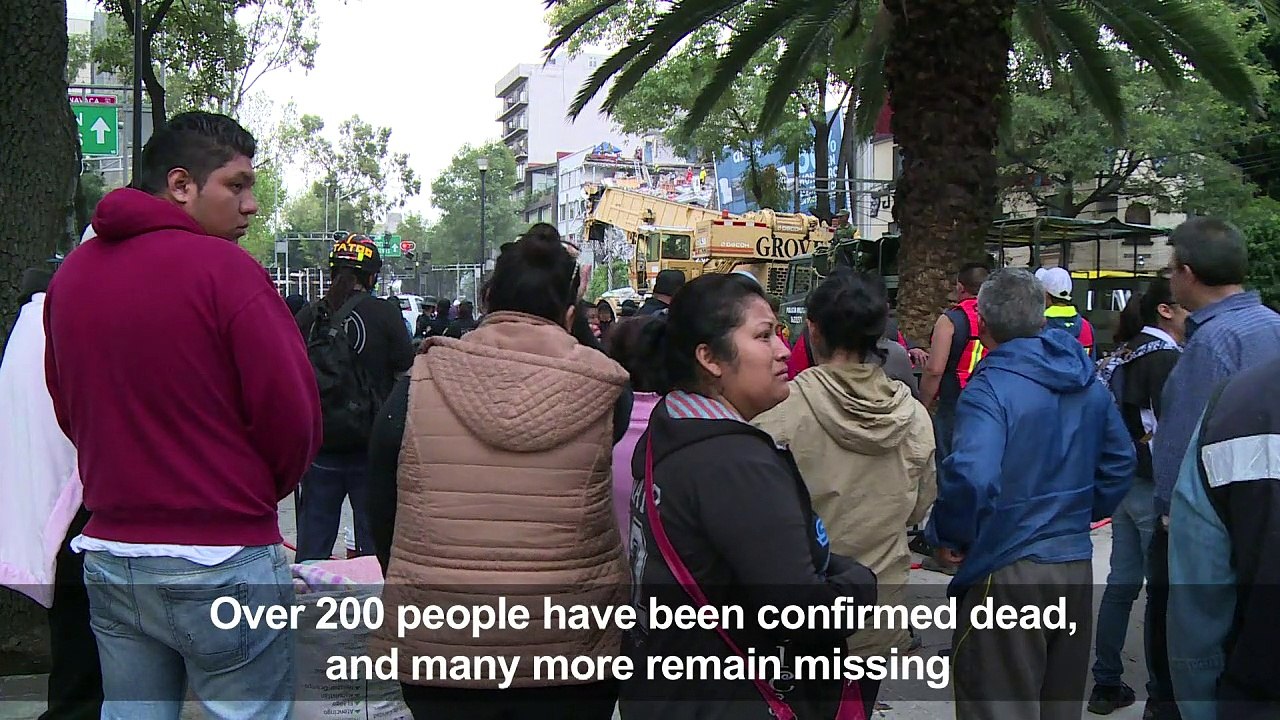 Painstaking wait for families of trapped Mexico quake victims