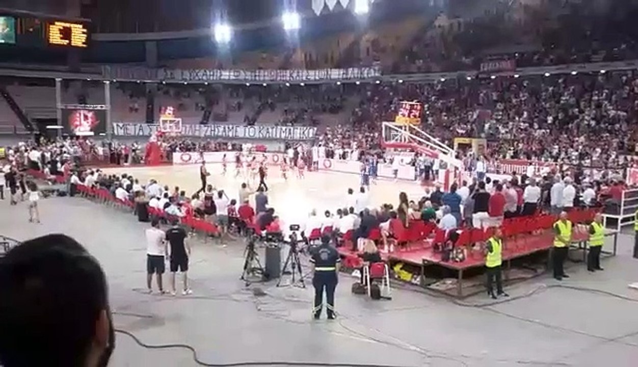Αποθέωση για τον Ντούσαν Ίβκοβιτς