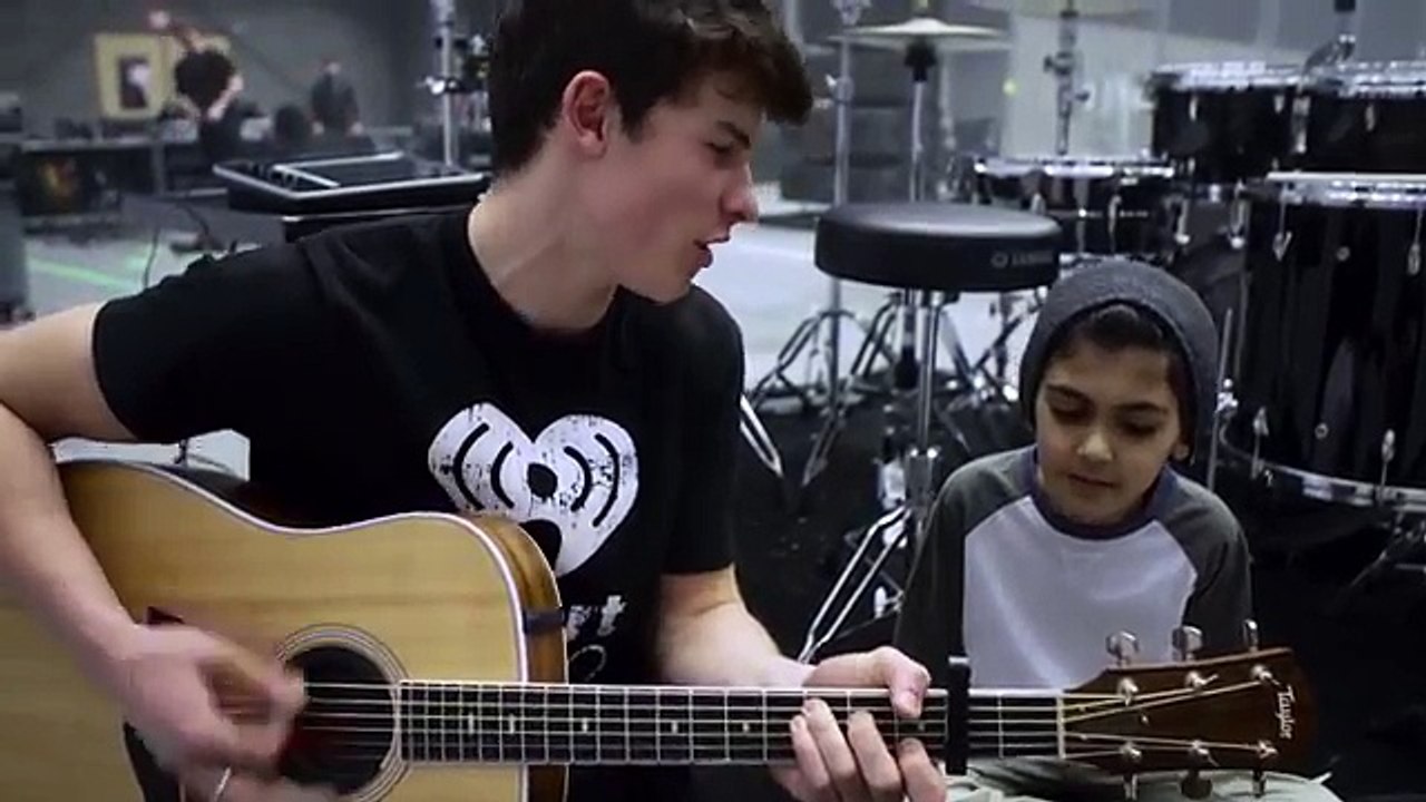 Shawn Mendes Performs With Two Fans For the Garden of Dreams Talent Show