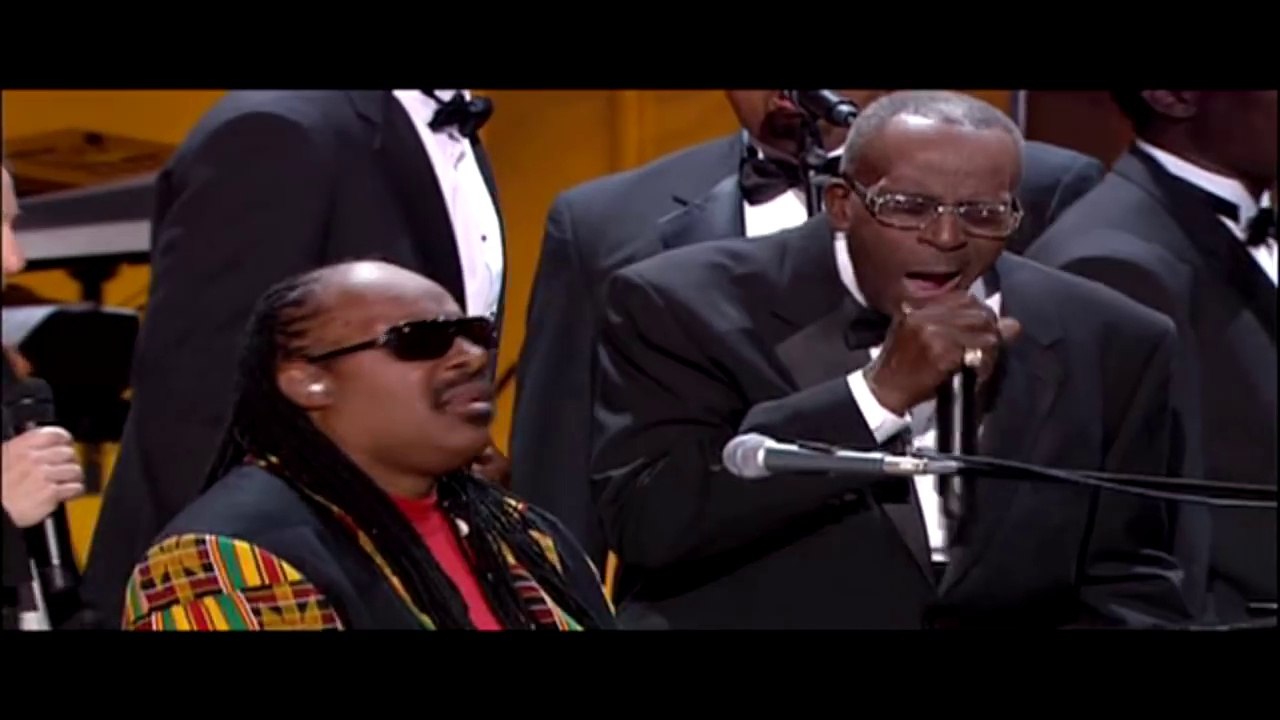 Paul Simon & Friends - Clip: Paul Simon & Stevie Wonder - Loves Me Like A Rock