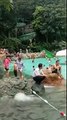 Cậu bé Hà Nội bị đuối nước ở bể bơi trước hàng trăm người nhưng không ai biết