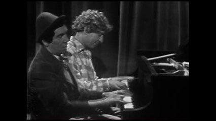 The Marx Brothers TV Collection  - Clip: The Duet