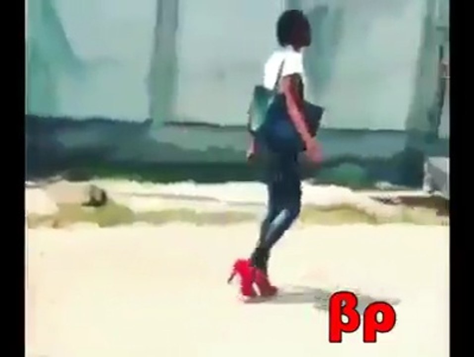 Quand tu ne sais pas marcher en talons... Jolies gamelles