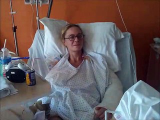 Elle a perdu ses 2 bras en chutant sur une voie ferrée et se les fait greffer