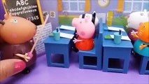 ❤ PEPPA PIG ❤ DANNY DOG HACE CACA EN CLASE | Juguetes de Peppa Pig | Videos de Juguetes en Español