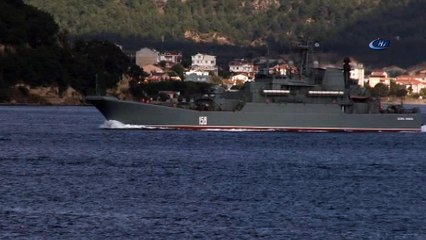 Rus savaş gemisi Çanakkale Boğazı'ndan geçti