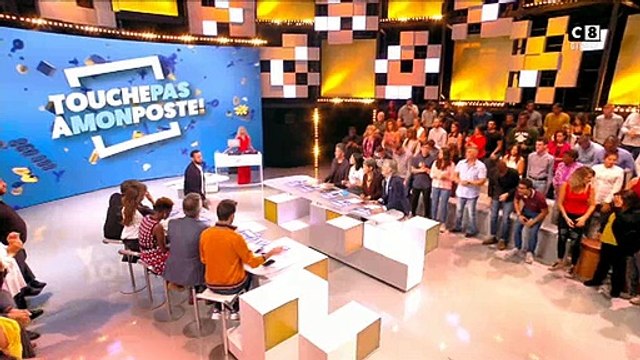 Avant de recevoir Nabilla, Cyril Hanouna demande au public de ranger tout couteau ou objet contondant - Regardez