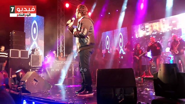 محمد عدوية يغنى كام سؤال لايف