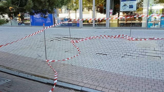 Vaste affaissement de terrain au Carré de Soie (Vaulx-en-Velin)