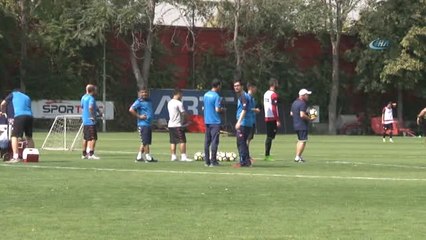 Mesut Bakkal: "Futbolcular Artık Kulüpleri Yönetmeye Başladılar"