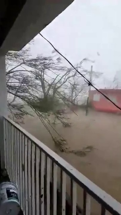L'eau arrive à hauteur des 1er étages à Porto Rico !! Ouragan Maria