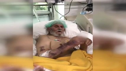 Yoğum Bakımda Skandal Görüntüler... Yaşlı Adama Sigara Verip, Dalga Geçtiler