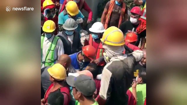 This Brazilian model is helping Mexico quake victims