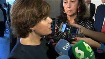Santamaría a Puigdemont: no se escude en la calle