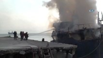 Kartal Sahilinde Demirli İcralık Gemide Yangın Çıktı