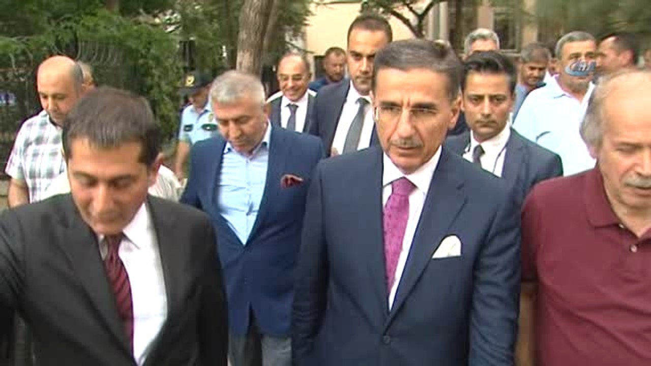Ankara Valisi Ercan Topaca: "Mogan Gölü Çevresindeki Yangın Kontrol Altına Alındı"