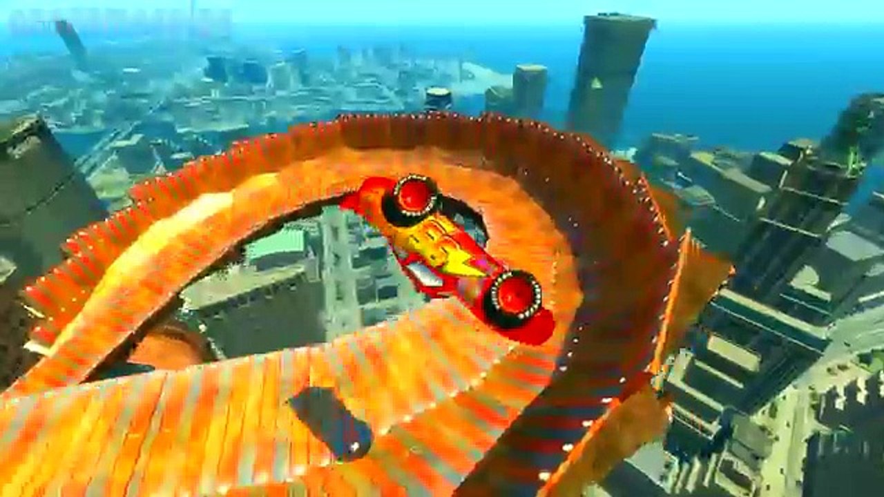 Lightning McQueen and Dinoco King 43 Disney pixar cars Race Toboggan Part 1