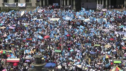 Milhares pedem renúncia do presidente na Guatemala