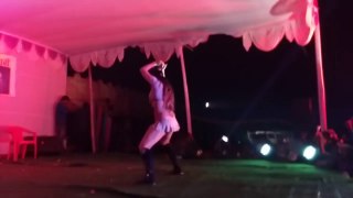 Hot & sexy dancing girl ..watch it