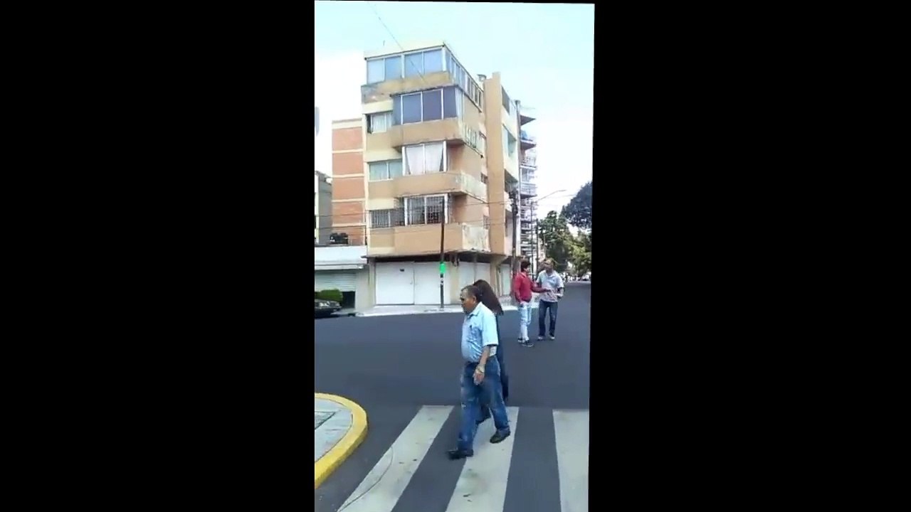 INSANE! You won't believe what happens in this video! Mexico Earthquake 7.1 Magnitude 9/19/17!