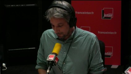 Les députés jouent au foot - Le Moment Meurice