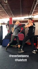 Leslie Shaw se luce junto a galán