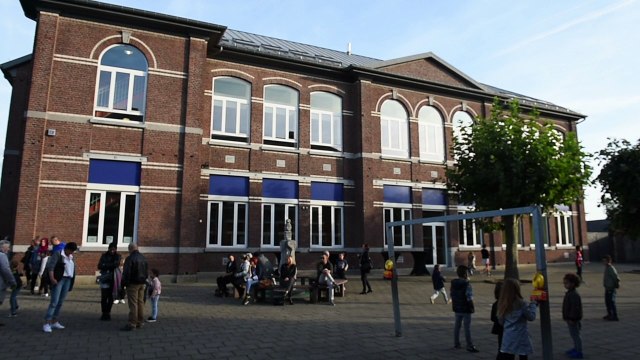 Inauguration de l'école Emile Jeanne de Saint-Nicolas