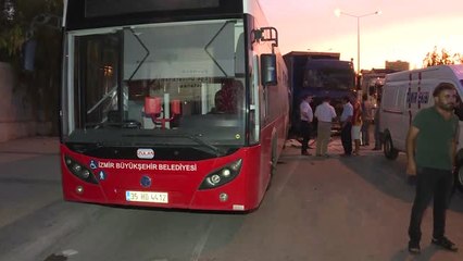 Tır Belediye Otobüsüne Çarptı: 6 Yaralı