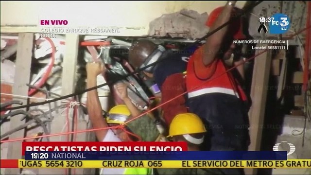 Séisme au Mexique : les secouristes poursuivent leur travail