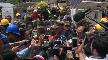 Descartan que haya niña atrapada con vida en escuela de México
