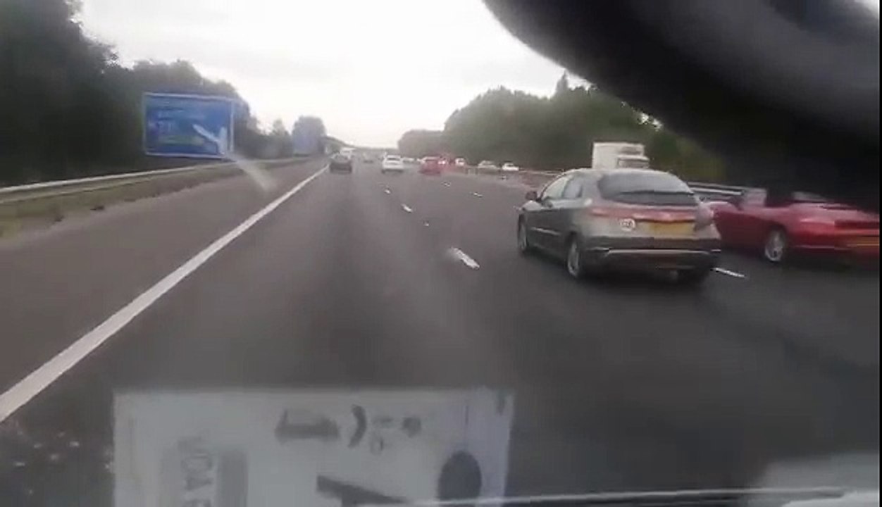 Busy do Anglii. Autostrada w Anglii