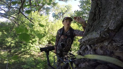 Sarah Solo Hunts 7 Year Old 220lb Nebraska Buck _ Bowmar Bowhunting