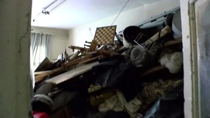 Cihangir'de 20 Tonluk Çöp Ev Bulundu