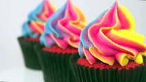 ¡Fácil Técnica de Remolino de Glaseado Arcoíris para Cupcakes! - Cupcake Addiction