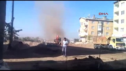 Sivas İş Makinesinin Deldiği Doğalgaz Borusu Korku Saçtı