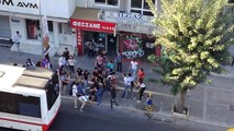 İzmir'de Liseli İki Grup Tekme, Tokat Birbirine Girdi