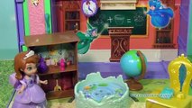 SOFIA THE FIRST Portable Classroom Playset Disney Junior Sofia Toy   Amber   Clover