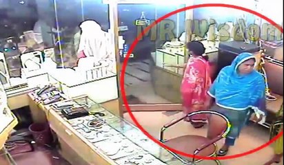 Women Thief Caught  Red Handed on CCTV