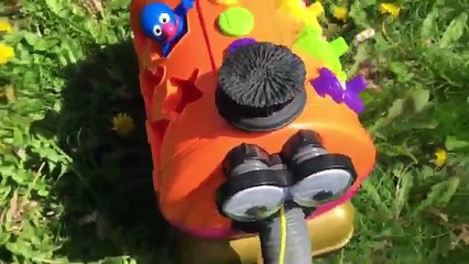 SESEME STREET Toys Ride the TELETUBBIES NOO-NOO Outside!