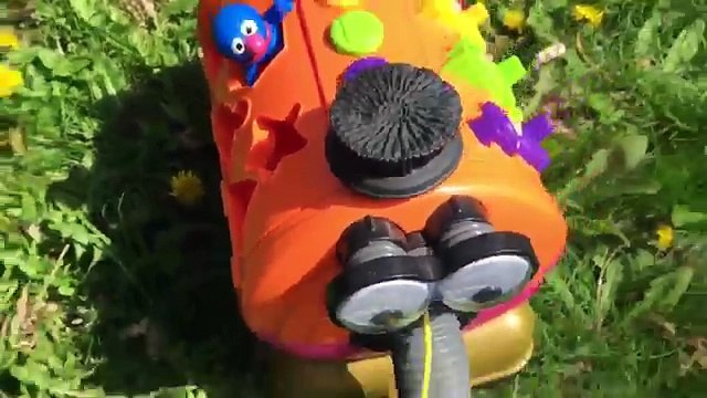 SESEME STREET Toys Ride the TELETUBBIES NOO-NOO Outside!