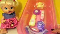 ألعاب بنات بيبي بانيو استحمام و رضاعة بيبرونة سحرية ! Baby Doll Bath time video for Girls