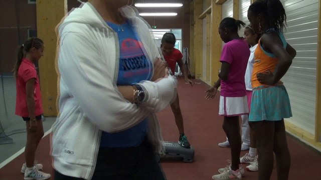 Exercices physiques Filles 11 ans L.Moreau (1e partie)