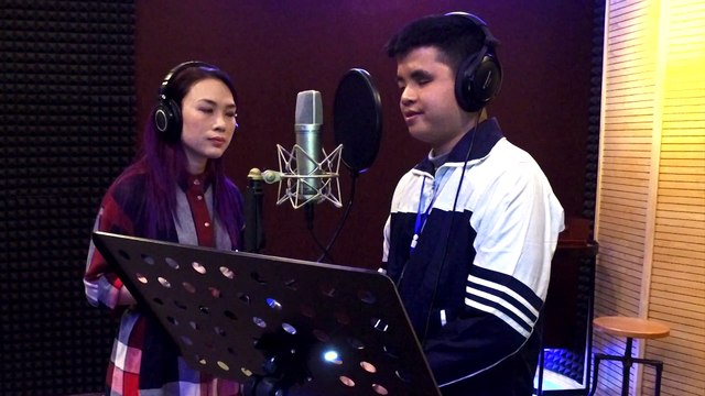 Mỹ Tâm tung bản thu Sầu tím thiệp hồng cùng chàng trai khiếm thị